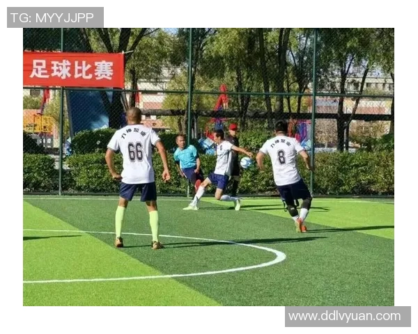 足球歌声响起激情四溢让我们一起为梦想拼搏奋进的旋律在绿茵场上回荡