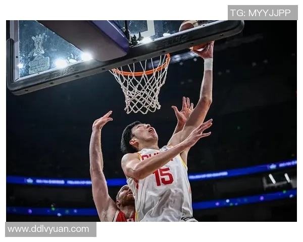 周琦内线表现抢眼11分13篮板屡次封盖打造禁飞区助力球队胜利